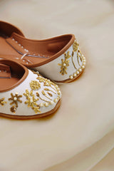 FW00093 White Khussa