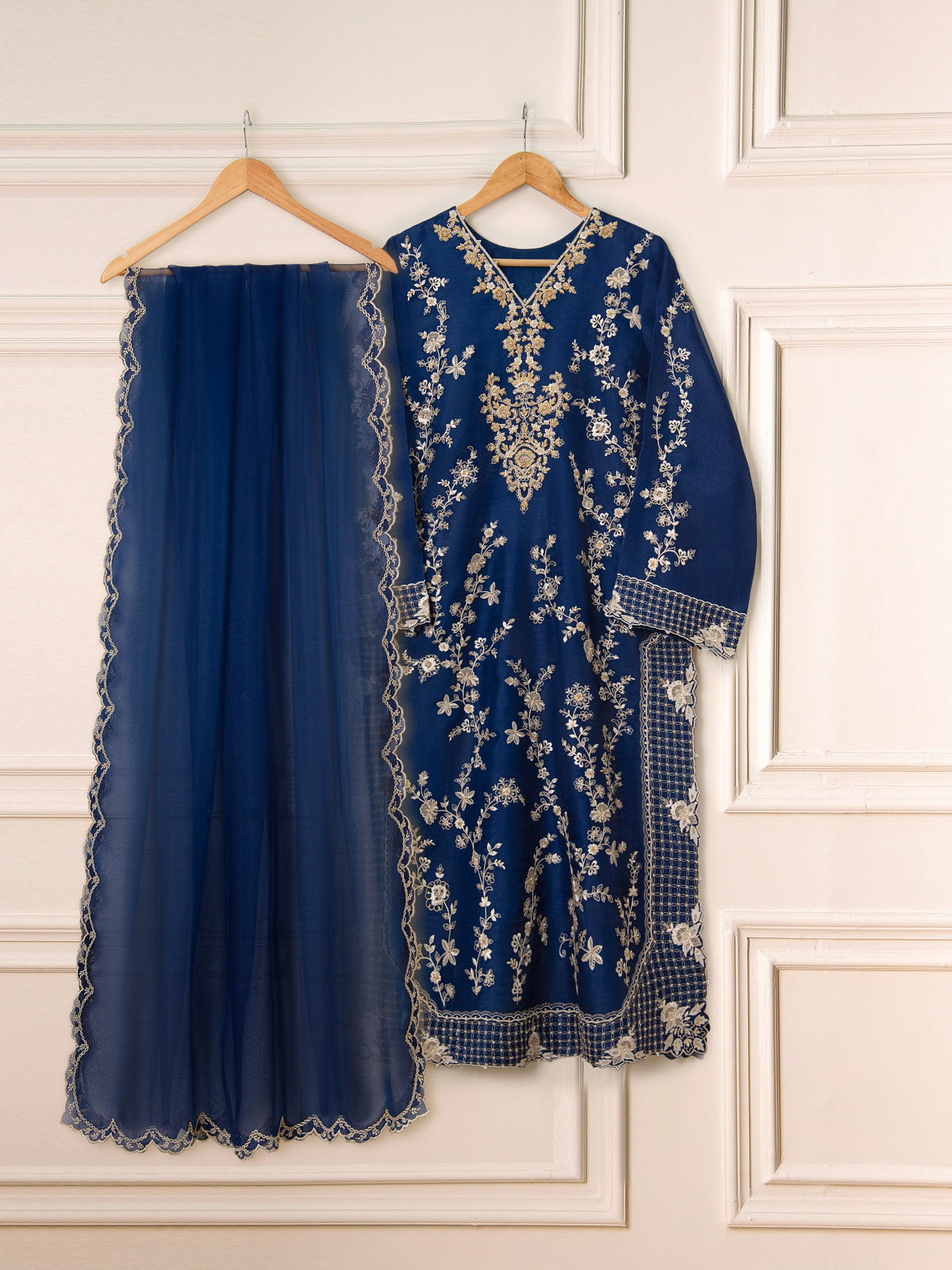 3 Piece - Pure Organza Embroidered Suit S111580
