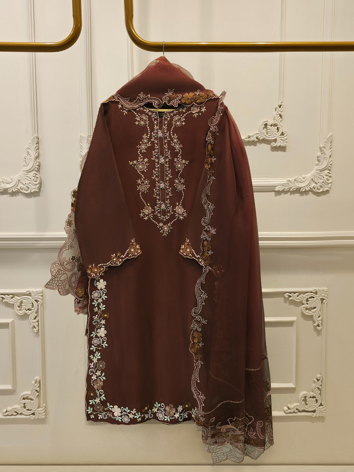 3 Piece-  Pure Embroidered Sheesha Silk Suit S112969