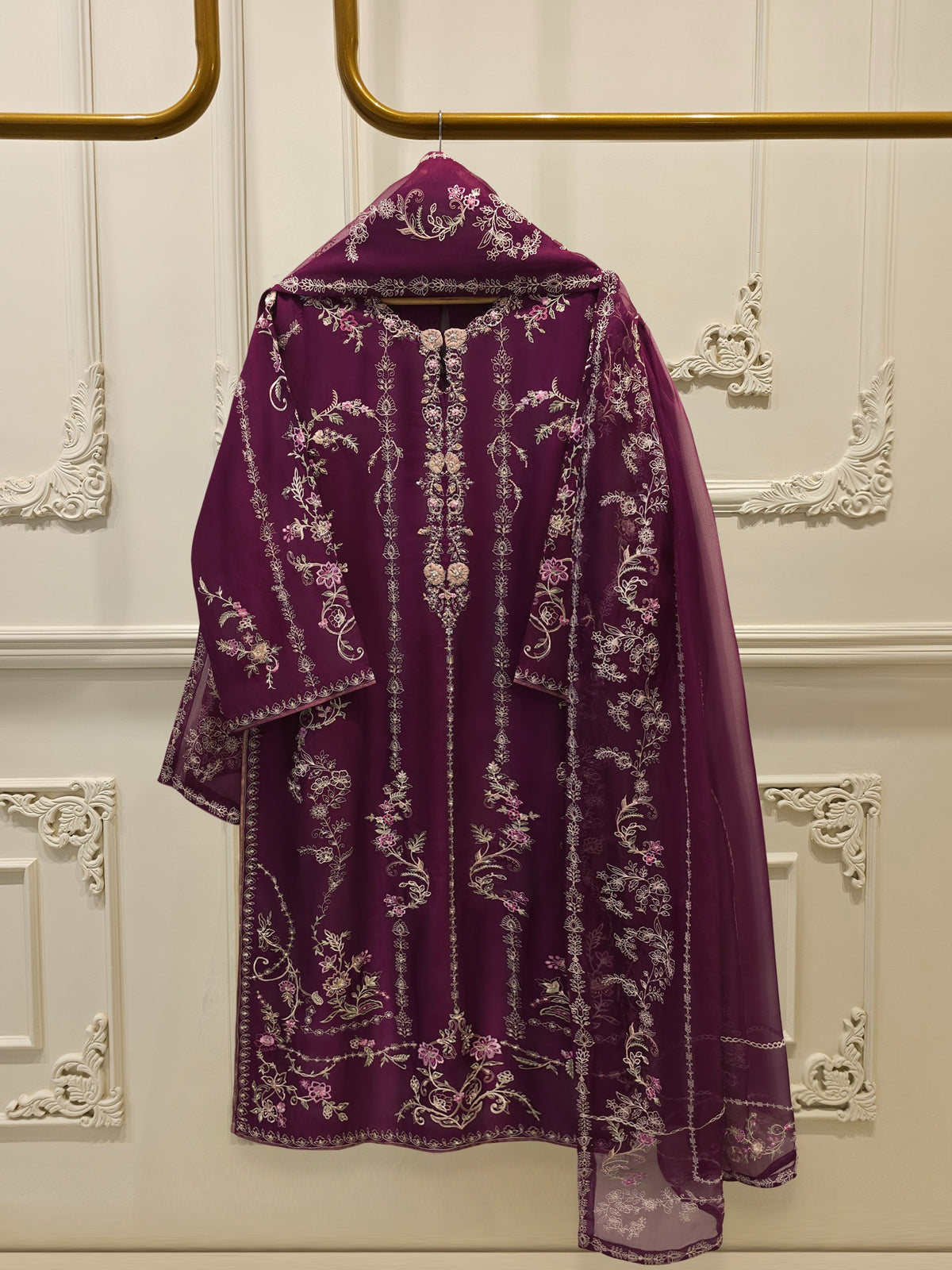 3 Piece- Pure Sheesha Silk Embroidered Suit S114652