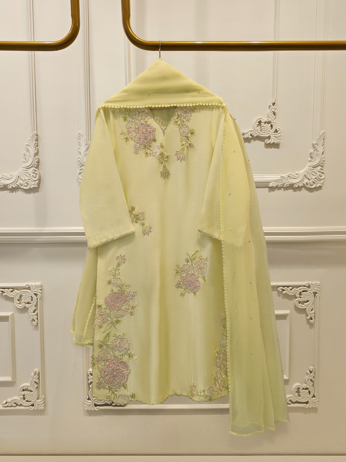 3 Piece- Pure Sheesha Silk Embroidered Suit S114793