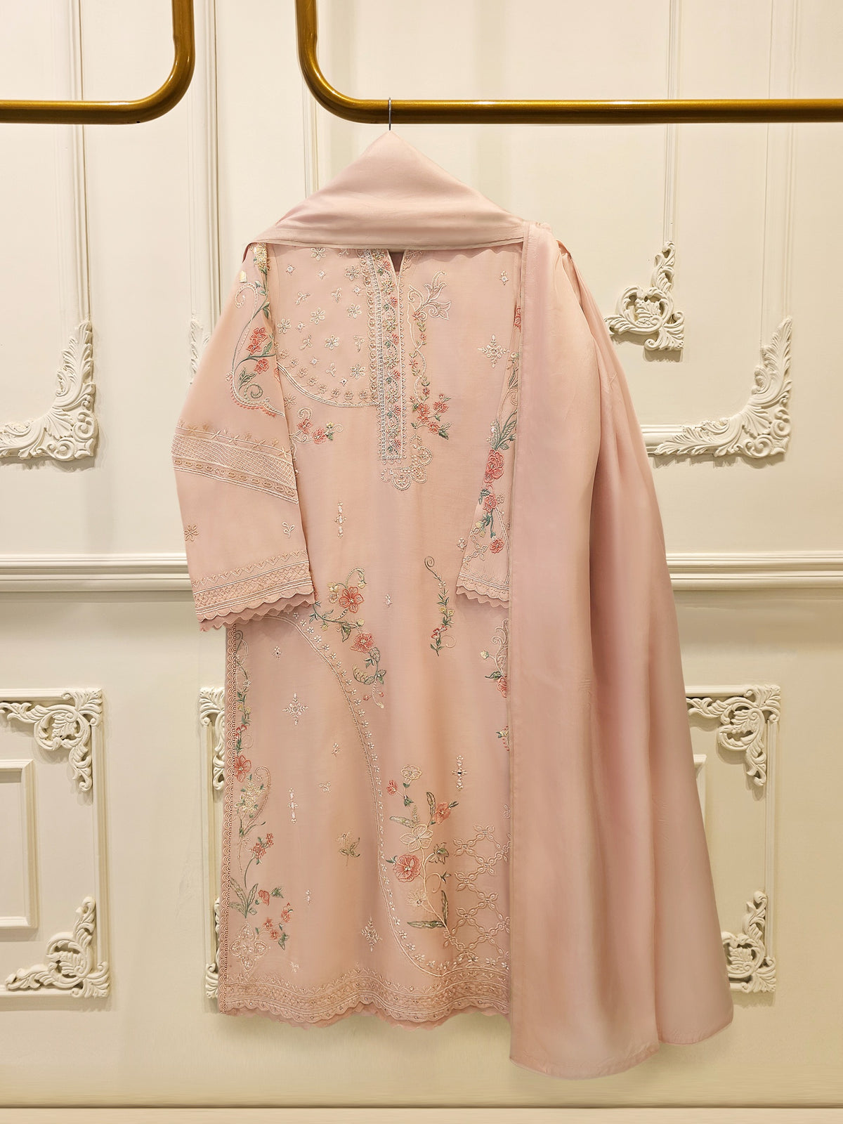 3 Piece - Pure Khaddi Silk Embroidered  Suit S115694