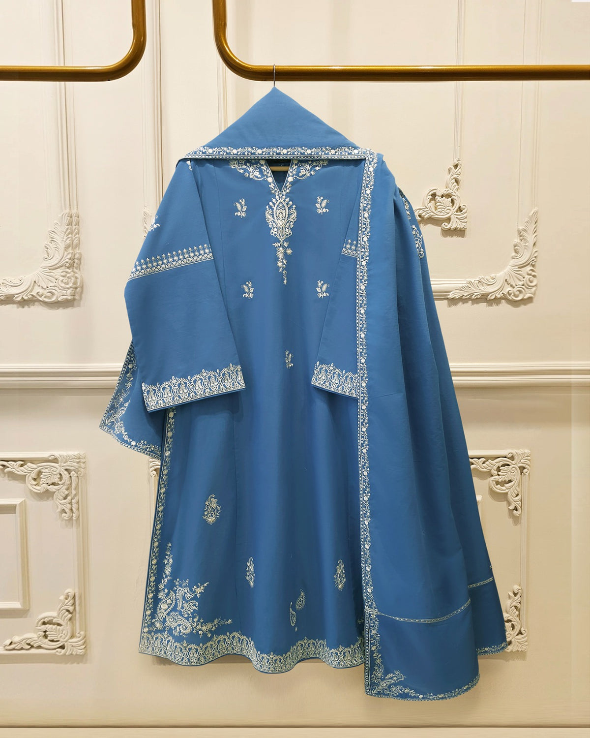 3 Piece - Embroidered Khaddar Suit S115740