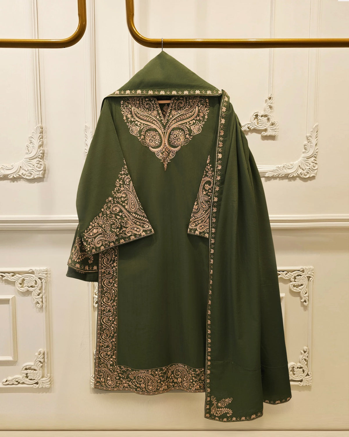 3 Piece - Embroidered Khaddar Suit S115744