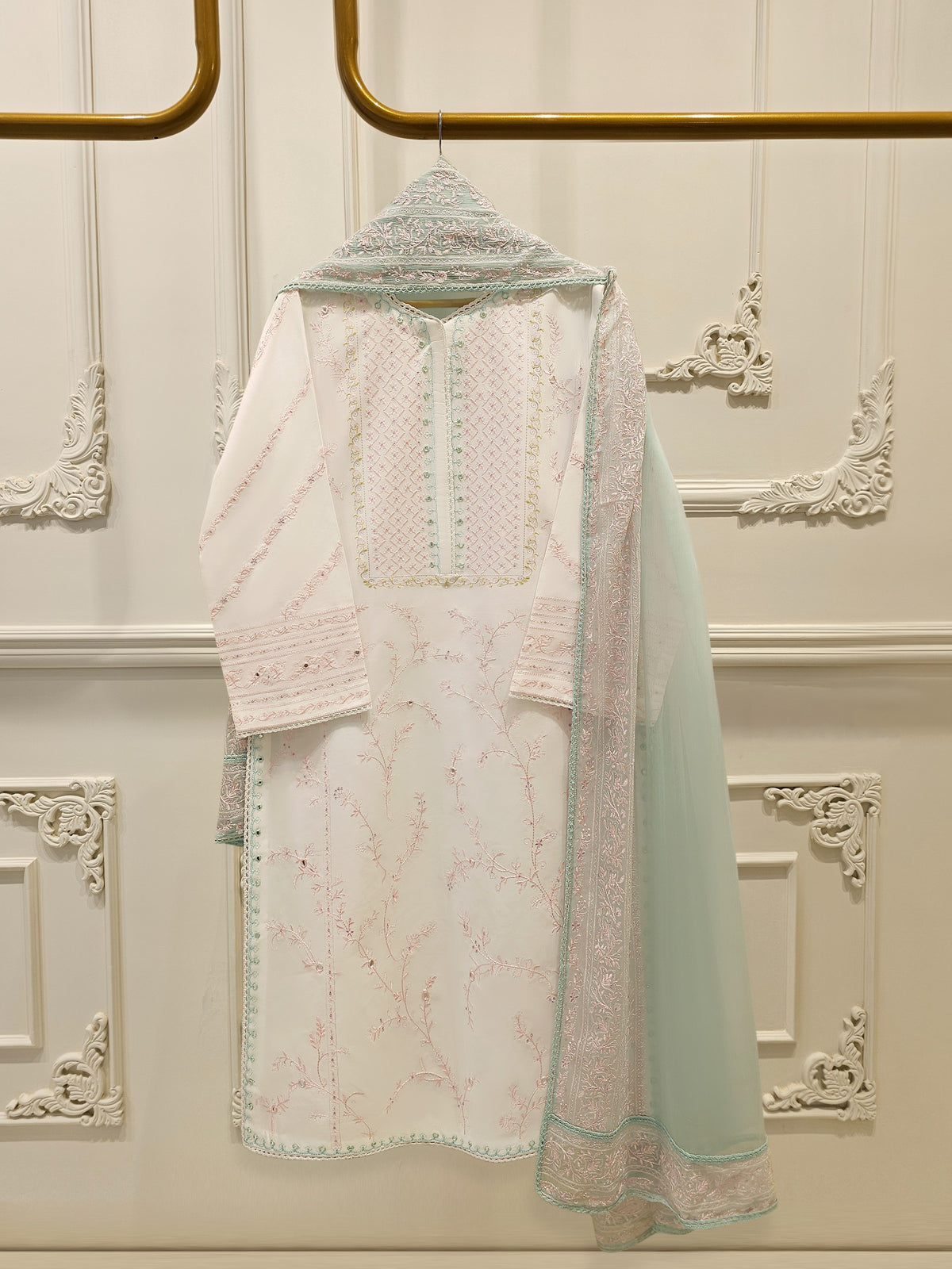 3 Piece - Embroidered Lawn Suit S112071