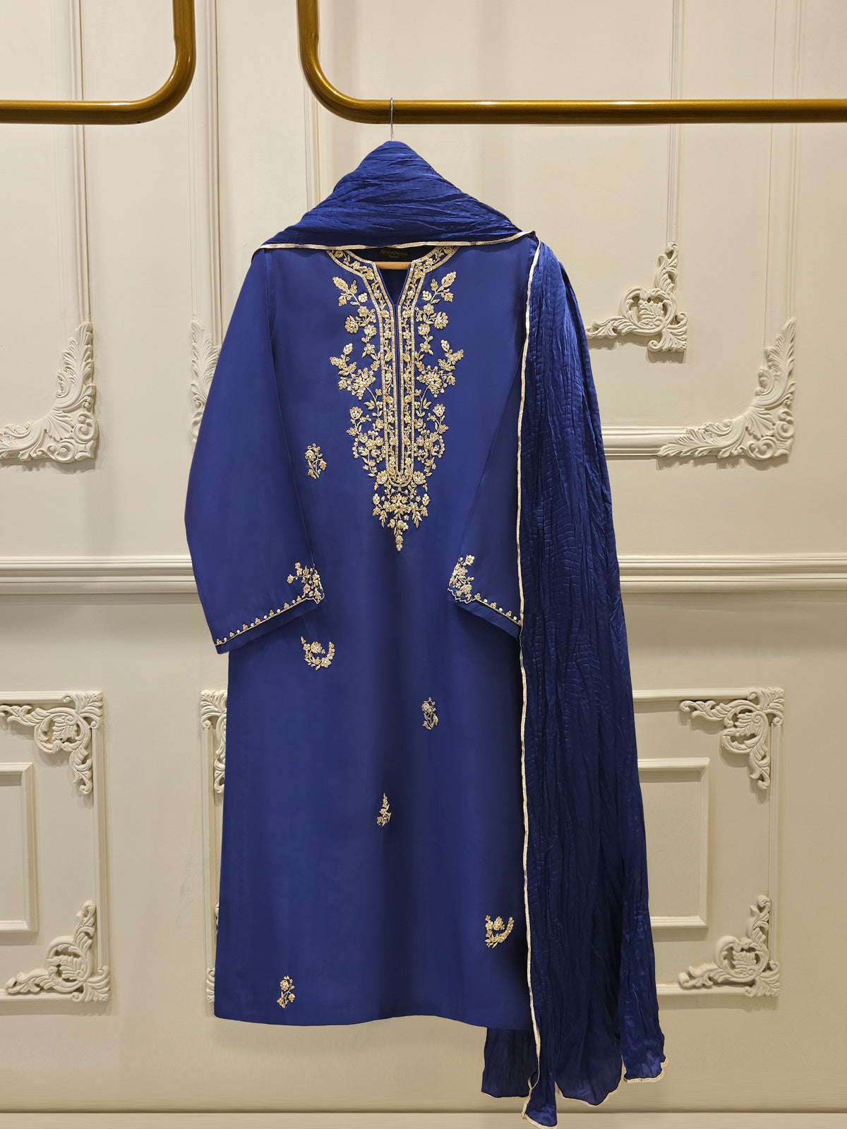 3 Piece-  Pure Embroidered Sheesha Silk Suit S112418