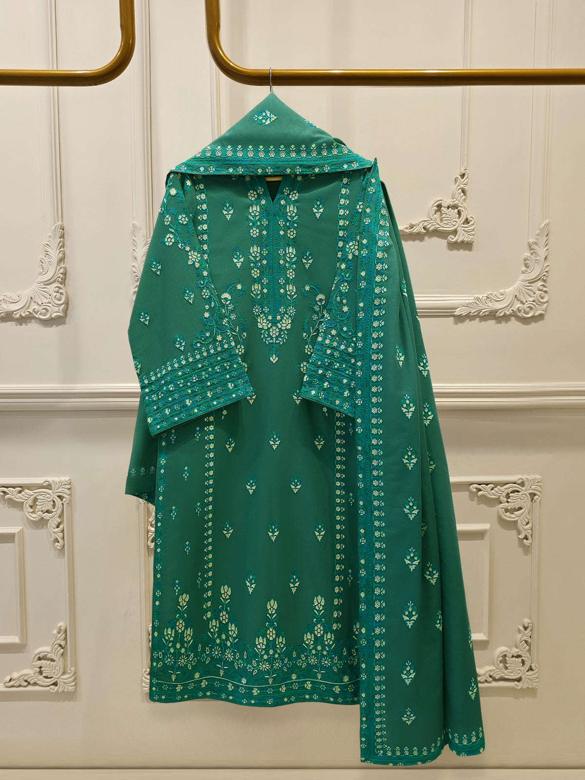 3 Piece - Embroidered Khaddar Suit S112833