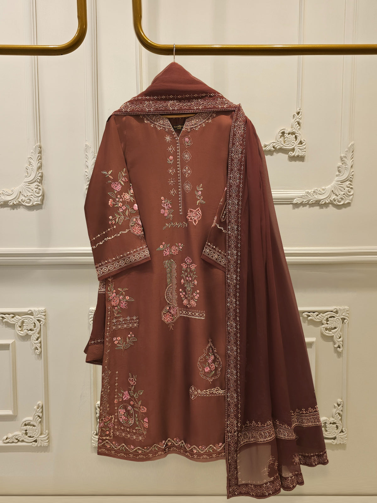 3 Piece-  Pure Embroidered Sheesha Silk Suit S112858