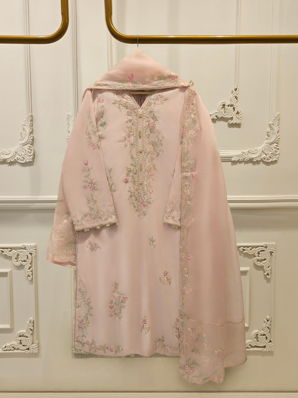 3 Piece- Pure Sheesha Silk Embroidered Suit S113387