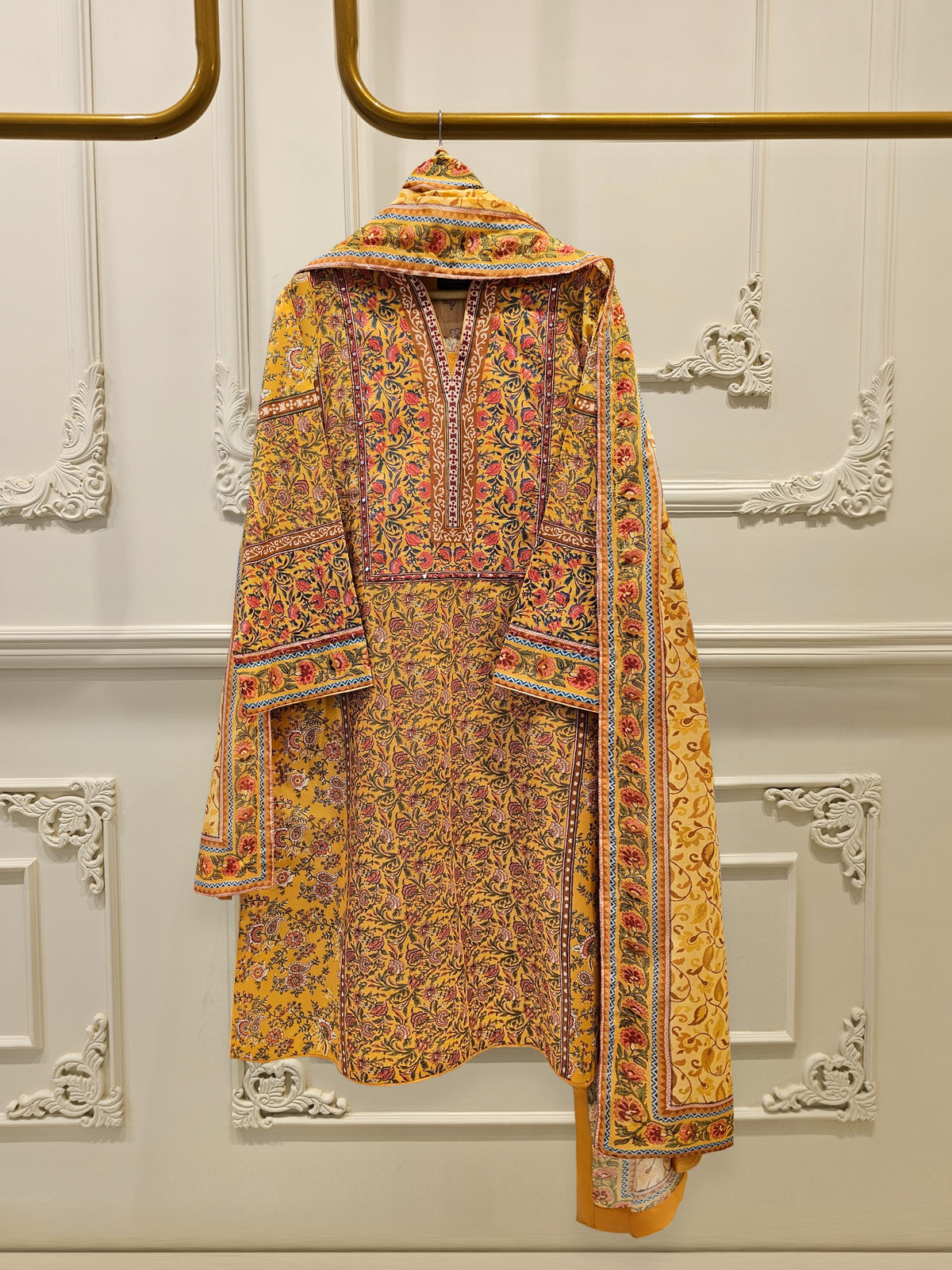 3 Piece - Digital Printed Embroidered Lawn Suit S111692